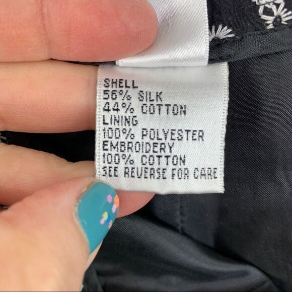 Talbots Geo Flower Embroidered Silk Blend Crop Dress Pants Black and White Sz 8 - Picture 11 of 11